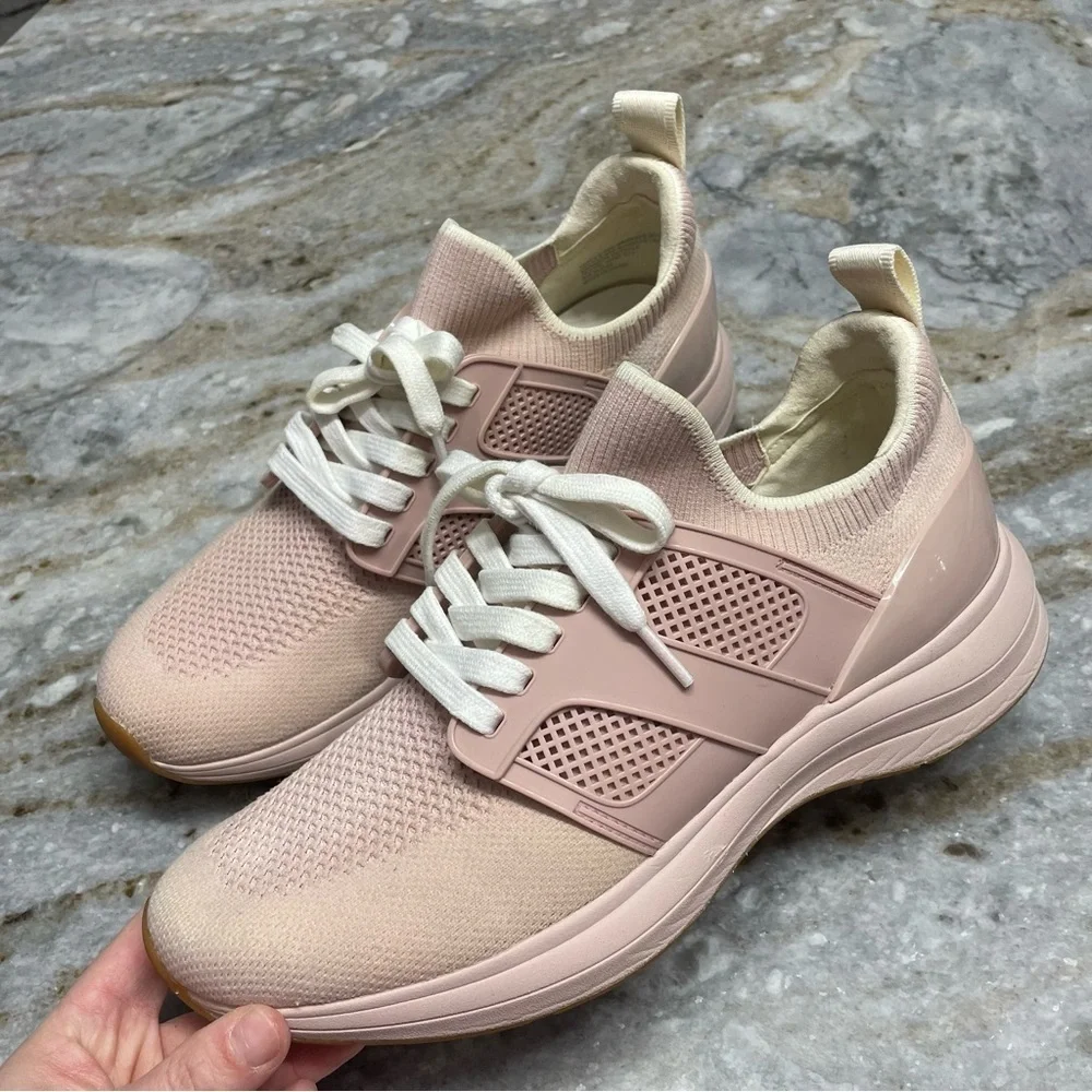 Tory Burch T Sock Runner Sneaker in Medowsweet Women’s size 10.5